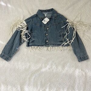 NWT Forever 21 Women’s Fringe Medium Denim Jacket/Trucker Sz Small